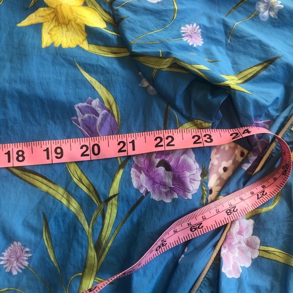 Fabletics Oversized Flyweight Windbreaker Blue Floral Print - Picture 8 of 11
